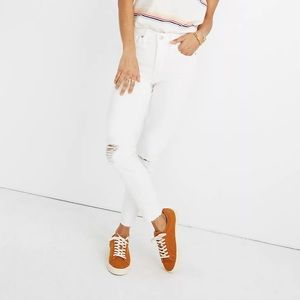 9" Mid-Rise Skinny Crop Jeans in Pure White: Knee-Rip Edition-NEW WITH TAGS